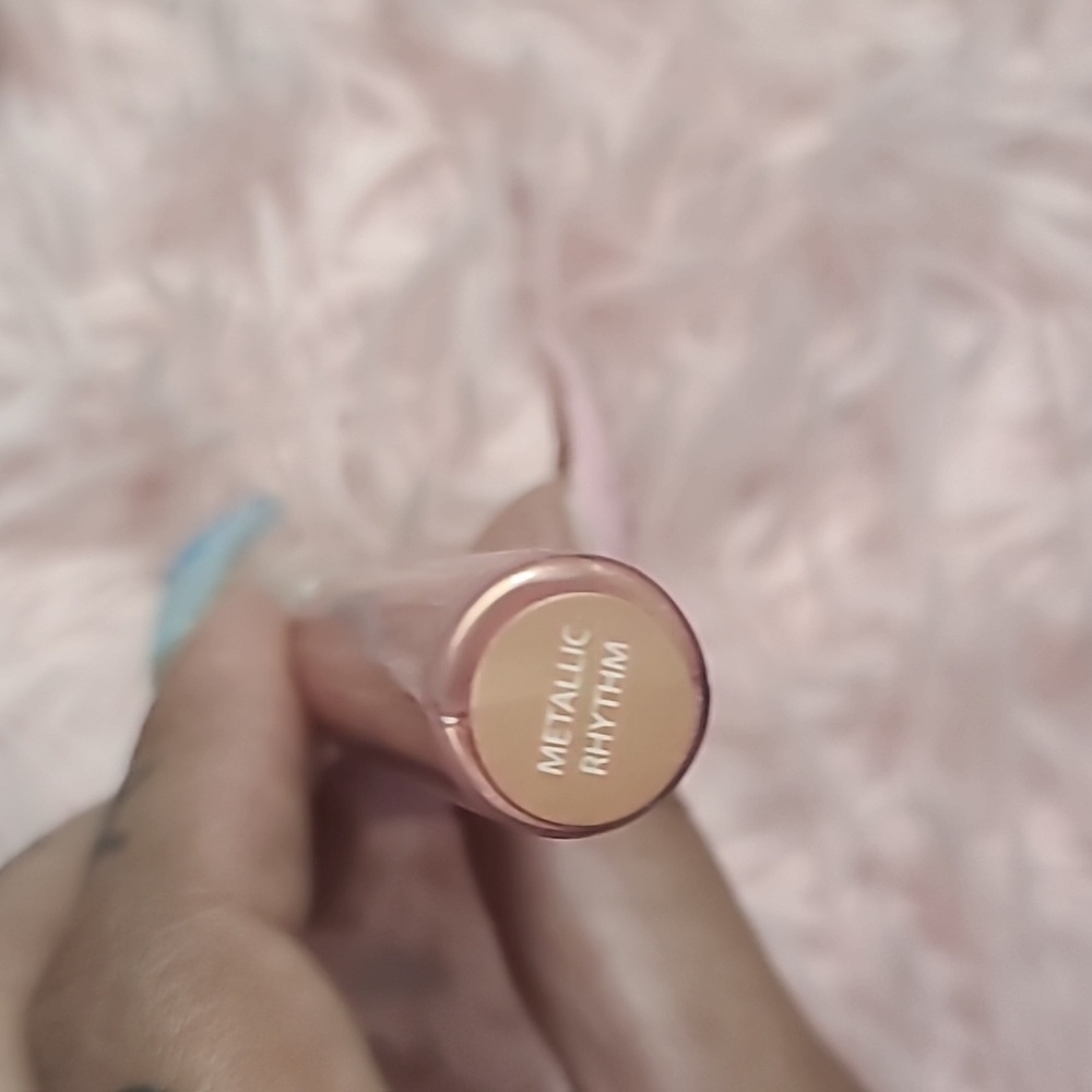 Metallic Matte Liquid Lipstick​ - Picture 2 of 4